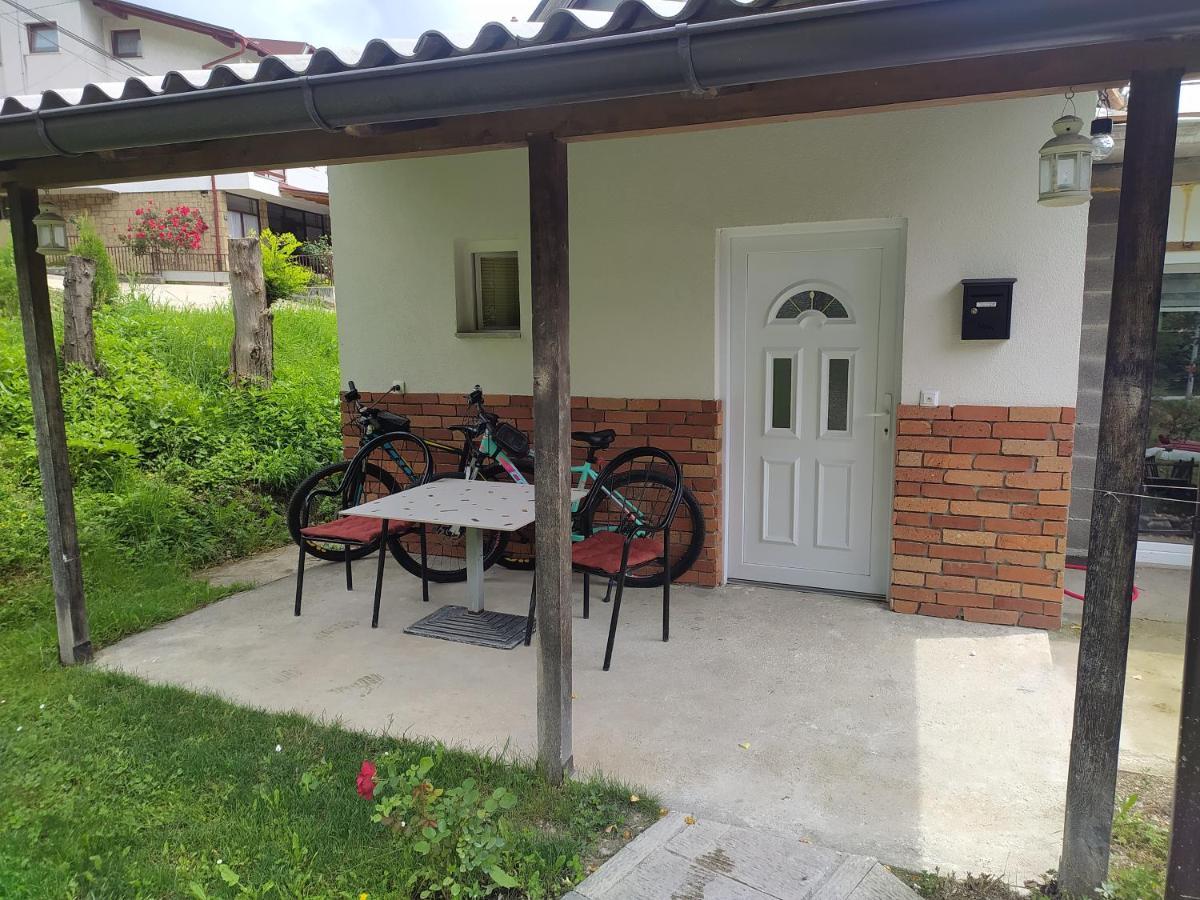 Lenilenii Bungalow Jajce Extérieur photo